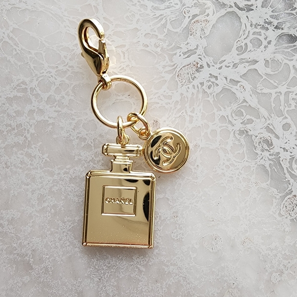 Chanel key or bag  charm - Picture 2 of 5